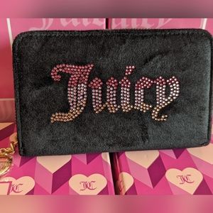 BNWOT Juicy Couture Be Classic 2 Black Velour Bifold Wallet